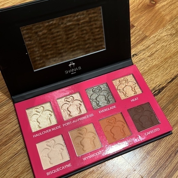 Shaina B. Miami Mini Eye Shadow Palette - Picture 2 of 4